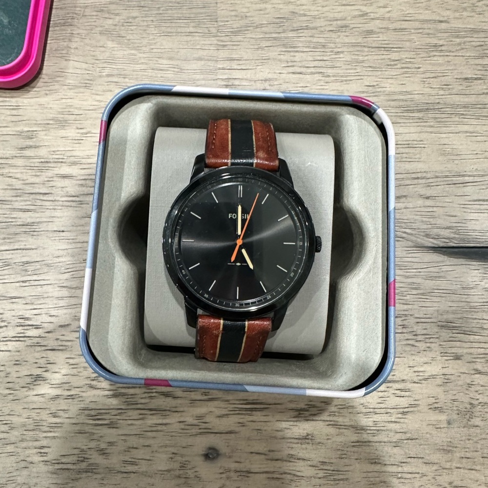 Fossil Watch: Men’s Minimalist Slim Three-Hand Light Brown/Black Leather Watch